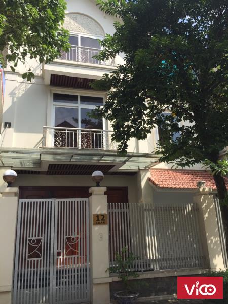 Cho thuê nhà 4.5 tầng x 125 m2 ở mặt đường nguyễn hoàng tôn,