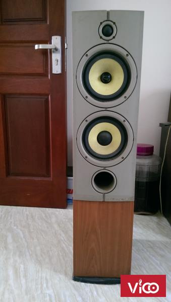 Bộ ấm chén mạ vàng 18K.