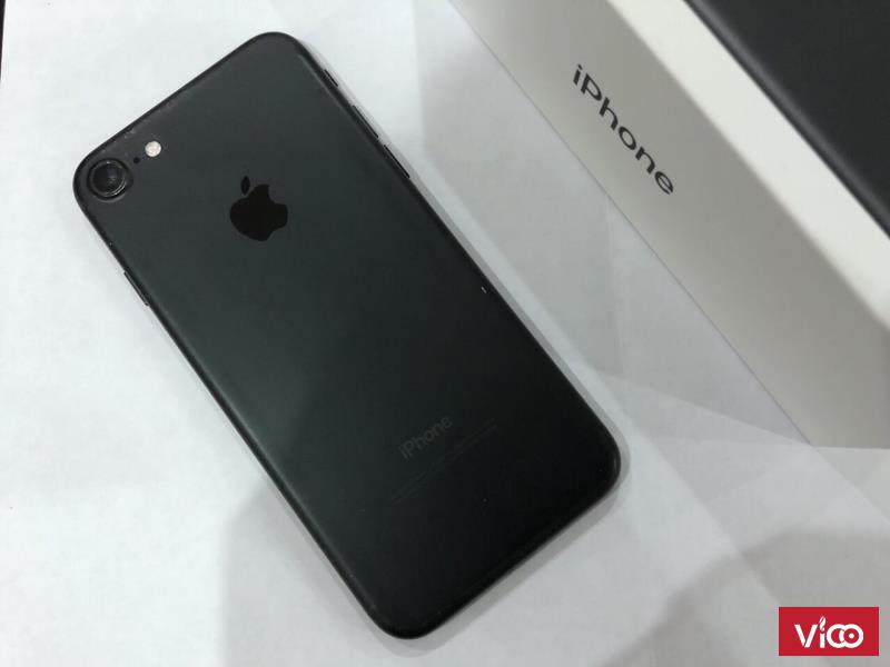Em cần bán Iphone 7 đen nhám, dung lượng 128G mới 96 fullbox