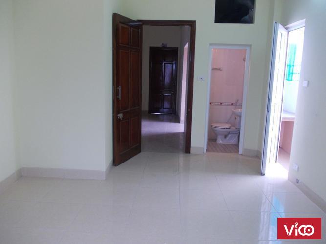 Căn hộ DT 2730M giá 2,93,2 tr/th có ban công kệ bếp tại Trần Bình.Gần ĐH Thương Mại, BX Mỹ Đình