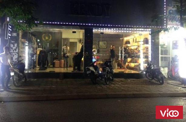 Mặt Phố Trần Quốc Hoàn 80m2 xây 4,5 tầng Mt 7m thồng suốt