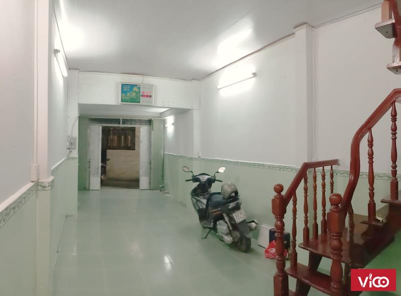 Cho thuê nhà nguyên căn HXH CMT8 ngã 3 Hòa Hưng , 1trệt, 1 lầu, bếp, 2PN, 4x17m, giá 12triệu