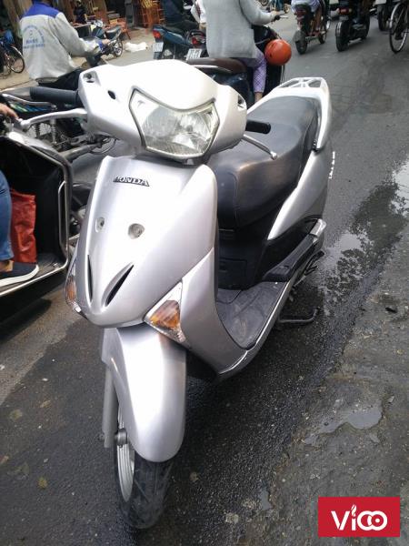 Scr màu bạc đang sử dụng rất tốt