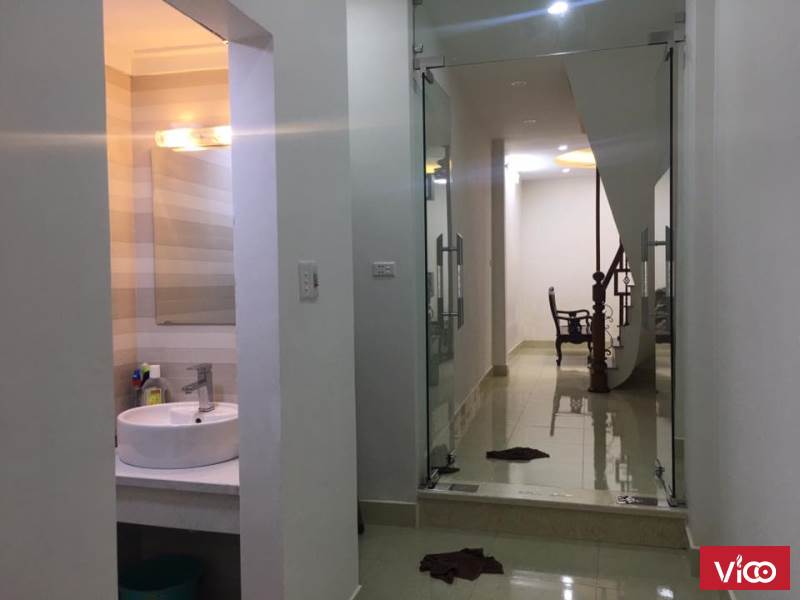 Bán nhà kim mã gần khu núi trúc,giang văn minh.3 tầng rất mới,giá hơn 2 tỷ.