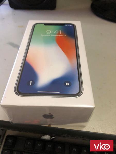 Cần bán nhanh IPhone X trắng 64G lock LLA dùng 20 ngày