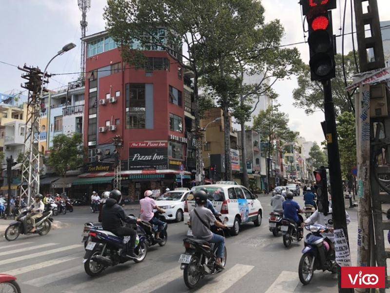 Cho thuê nhà nguyên căn mặt tiền ngã 4 đường Nguyễn Trãi 1trệt 5lầu, 5x12m