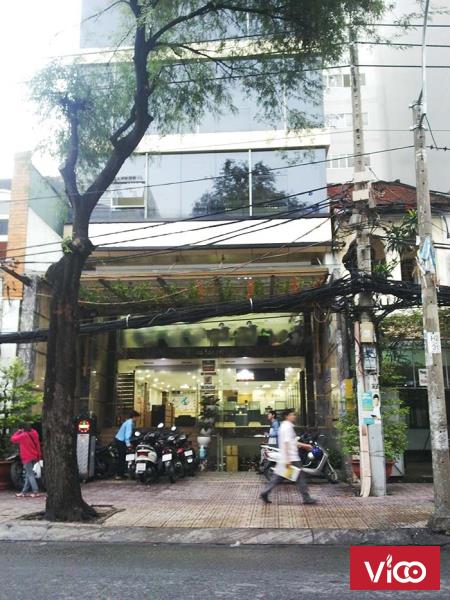 Nhà MT décor cửa kính trống suốt cho thuê Võ Văn Tần. Quận 3 DT 4.2x19m. Giá 115 Triệu/Tháng