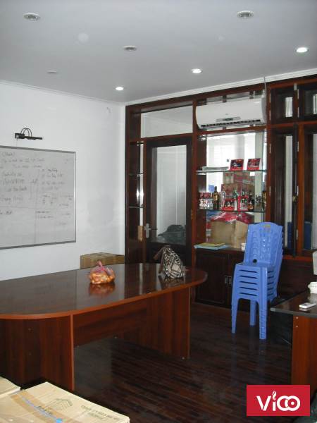 Cho thuê nhà mặt phố khu đô thị Linh Đàm 80m x3 tầng, MT 10m