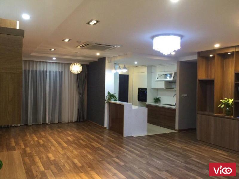 Cho thuê CHCC Royal City tòa R5, 107m2, 2PN, đồ cơ bản, bao phí DV 10 năm, giá 14tr/th. 0932252393