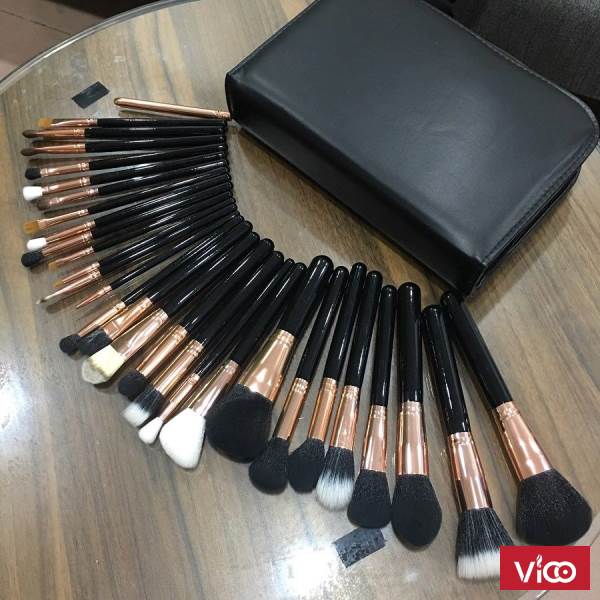 Bộ cọ trang điểm chuyên nghiệp với 29 cây cọ lông thú, chất lượng, giá tốt, đầy đủ theo nhu cầu