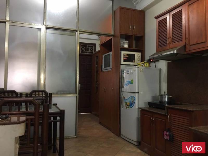 Bán nhà ở đội cấn ba đình 5 tầng hơn 2 tỷ.có 1 không 2