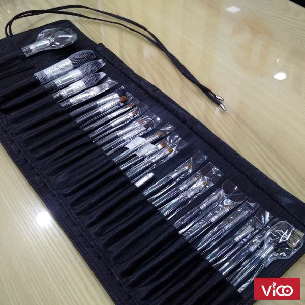 Trang điểm hiệu quả hơn với bộ cọ lông thú Clio 24 cây