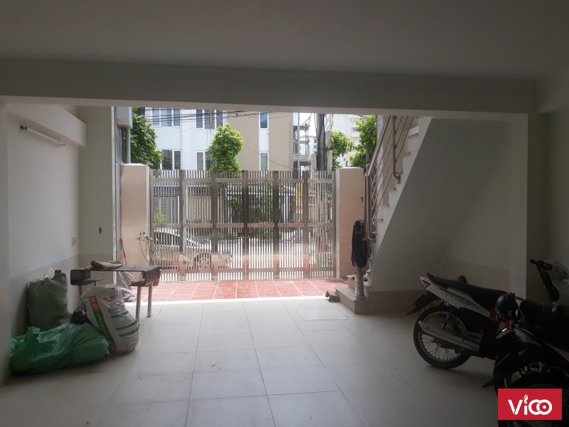 Cho thuê nhà mặt phố gần HH Linh Đàm giá thương lượng