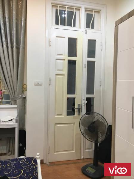 BÁN NHÀ HIỆN ĐẠI 5 TẦNG KHU VỰC CÁT LINH GIÁ 3 TỶ.