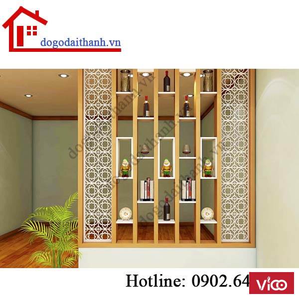 lam gỗ cầu thang cổ điển và kết hợp với cây cảnh