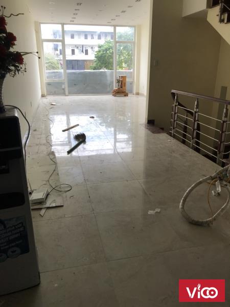 Cần cho thuê nhà Tầng 2 Mặt phố 104 Nguyễn Hoàng, Mỹ Đình, Hà Nội.