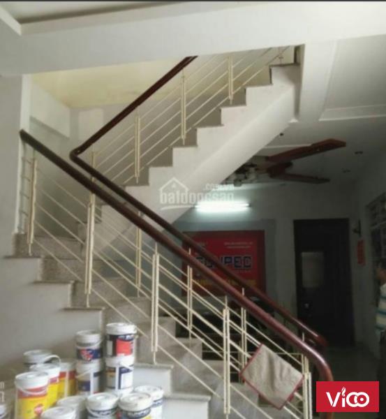 Cho thuê nhà nguyên căn MT gần Hồ Quý Ly, 3 tầng, 8PN, nội thất cơ bản