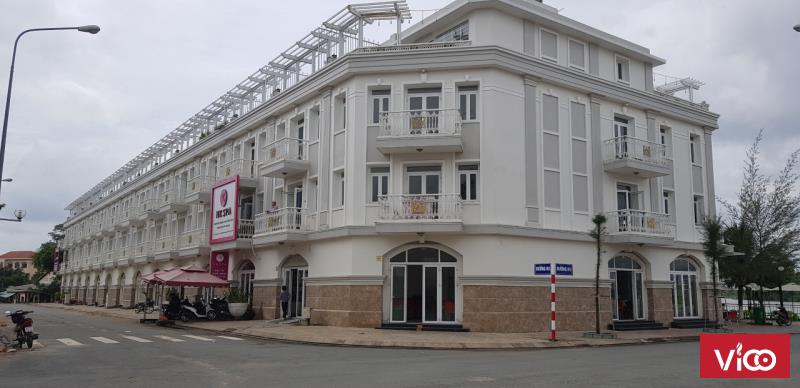 Nhà phố thương mại