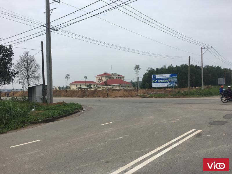 Bán nhà phố kinh doanh mặt tiền đường lớn 32m