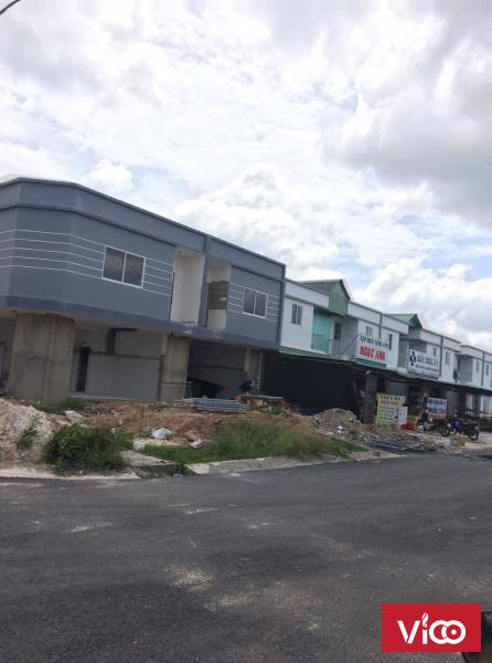 Cần bán nhanh dãy trọ 1 lầu 1 trệt thổ cư 100 sổ hồng trên từng nền. Mua nhà nhận sổ ngay