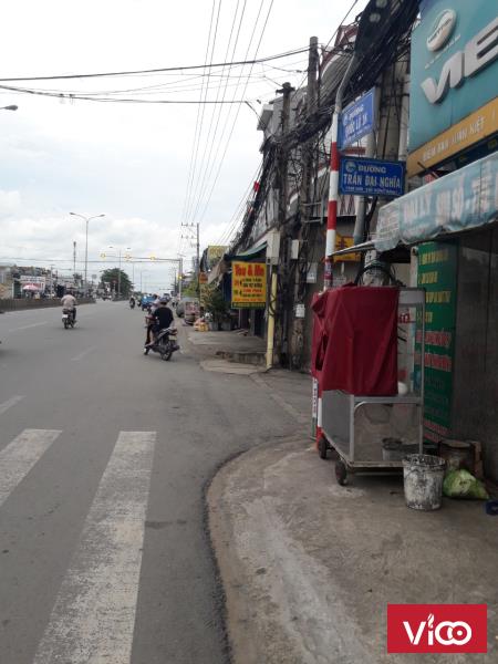 Đổi nhà mới cần bán gấp nhà mặt tiền đường nhựa thông số 8 đg Trần Đại Nghĩa,TX. Dĩ An