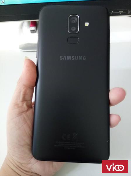 Samsung J8