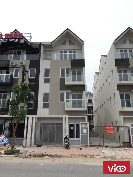 Nhà mặt đường Hoàng Quốc Việt diện tích 80m2 x 4 tầng, mặt tiền 7m, giá 50 triệu