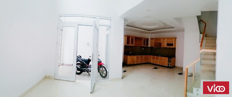 Nhà cho thuê hẻm 2m đường hoa cau quận phú nhuận , ngang 7m , giá 18 triệu