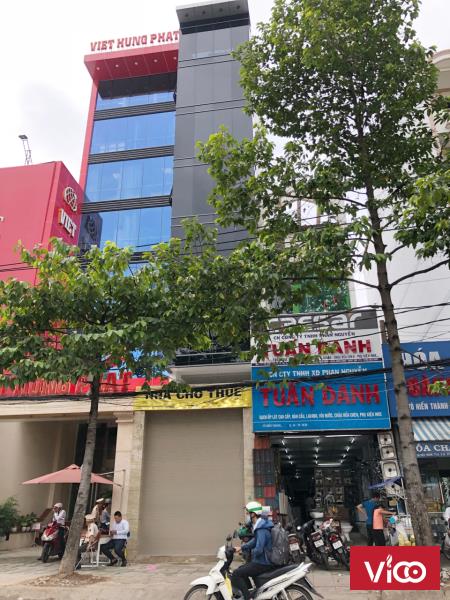 Cho thuê nhà nguyên căn đã décor ốp kinh cường lực MT Tô Hiến Thành. Q10 DT 4.2x40m