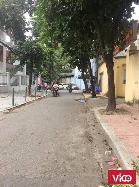 cần bán gấp nhà phân lô Học Viện Quốc Phòng 7 tầng thang máy, gara ô tô