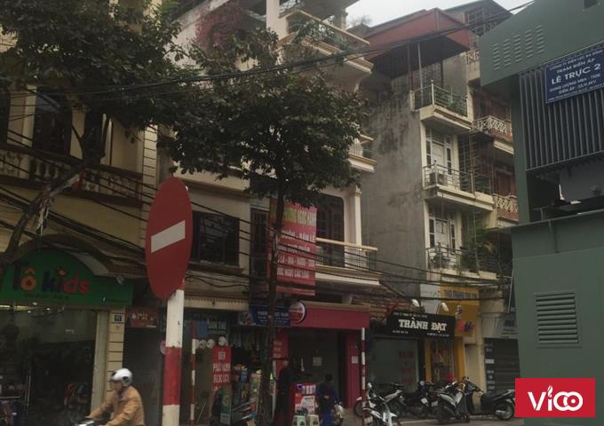 Cho thuê cả nhà Lô Góc mặt phố Sơn Tây, gần đường Kim Mã