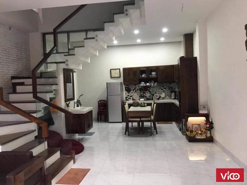 Cần bán nhà trung tâm thành phố đường Núi Thành, xe ôtô vào tận nhà. Liên hệ ngay 0901.1234.95