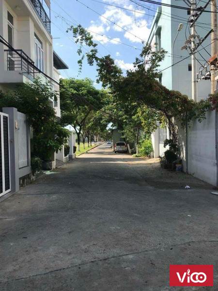 Cần bán nhà trung tâm thành phố đường Núi Thành, xe ôtô vào tận nhà. Liên hệ ngay 0901.1234.95