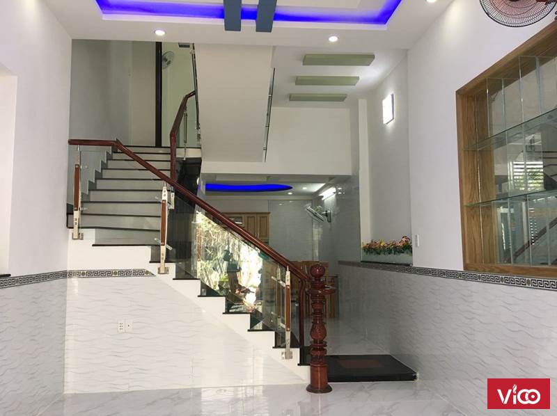 Bán nhà phân lô Chùa Láng, Đống Đa. vị trí cực đẹp. 60m25t giá chỉ 5.5 tỷ