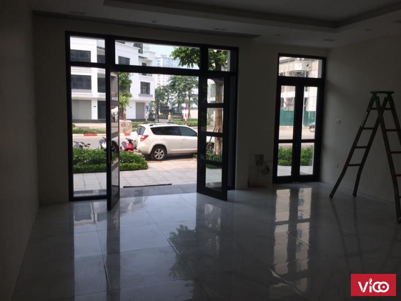 Chính chủ Cho thuê tầng 1 shophouse Vinhomes Gardenia, hoàn thiện cơ bản đẹp, 93m2, 15tr/th,