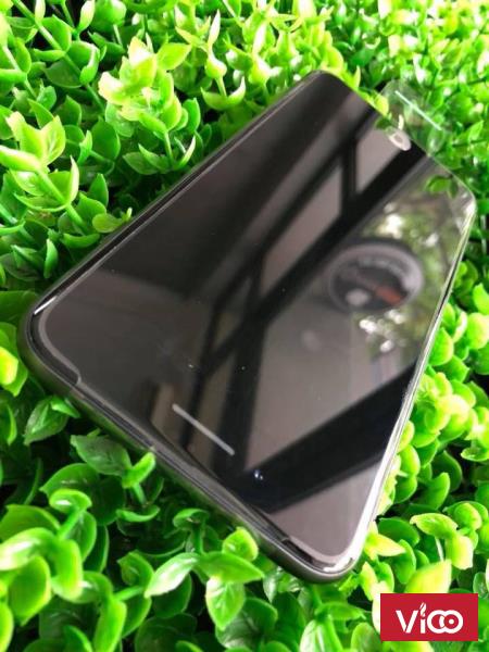 Bán 8 plus 256gb grey FPT, chưa active 18tr9