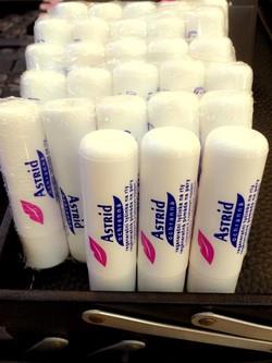 Son dưỡng môi thần thánh Astrid xách tay Séc