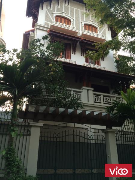 Cho thuê biệt thự nhà vườn trung hòa nhân chính ,diện tích 200m