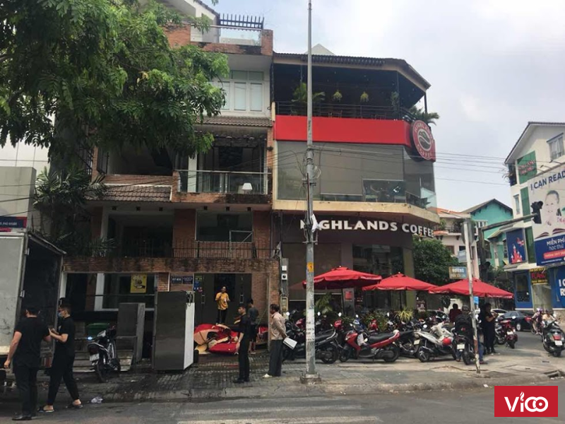 Cho thuê NNC mặt tiền PhanXíchLong 128m2,1hầm 1trệt 1lửng 2lầu, nhà mới giá 8000usd