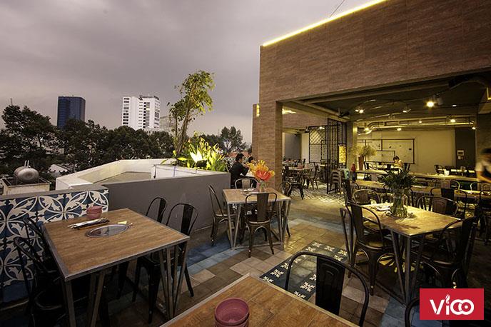 Cho thuê nhà mặt đường Chùa Hàng nhà.5 tầng 6 phòng ngủ mặt tiền 4.5m