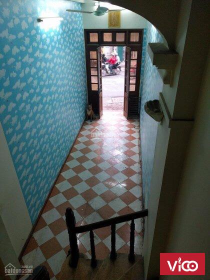 Cho thuê nhà mặt phố 4 tầng , Dt sàn 35m2 , Kinh doanh tốt, vị trí đẹp .