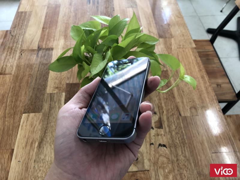 Bán iPhone SE 64gb Đen Quốc tế 99