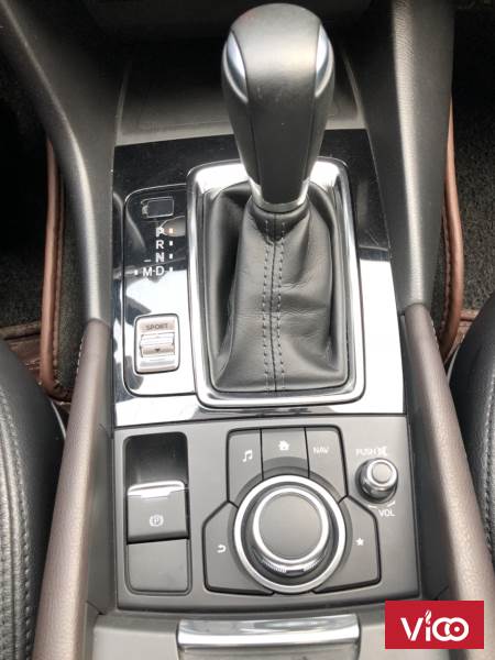 Cần bán Mazda 3 2017 fl( phanh điện tử ) màu trắng siêu lướt