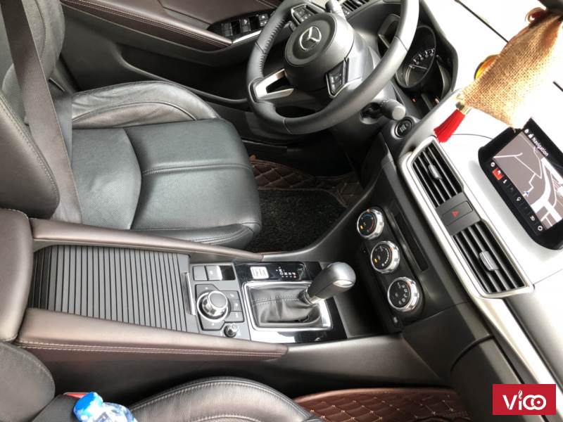 Cần bán Mazda 3 2017 fl( phanh điện tử ) màu trắng siêu lướt