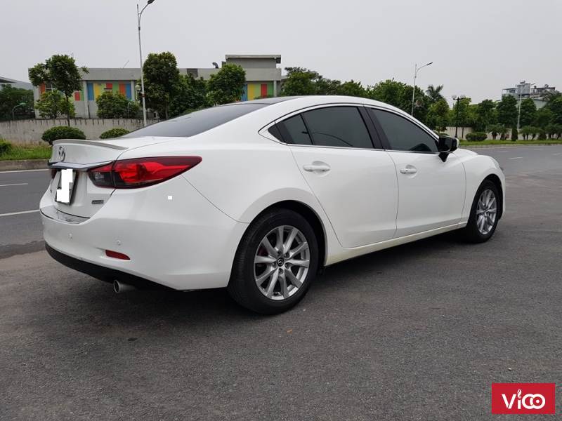 Cần bán Mazda 6 2.0 sx 2015 màu trắng ngọc trinh