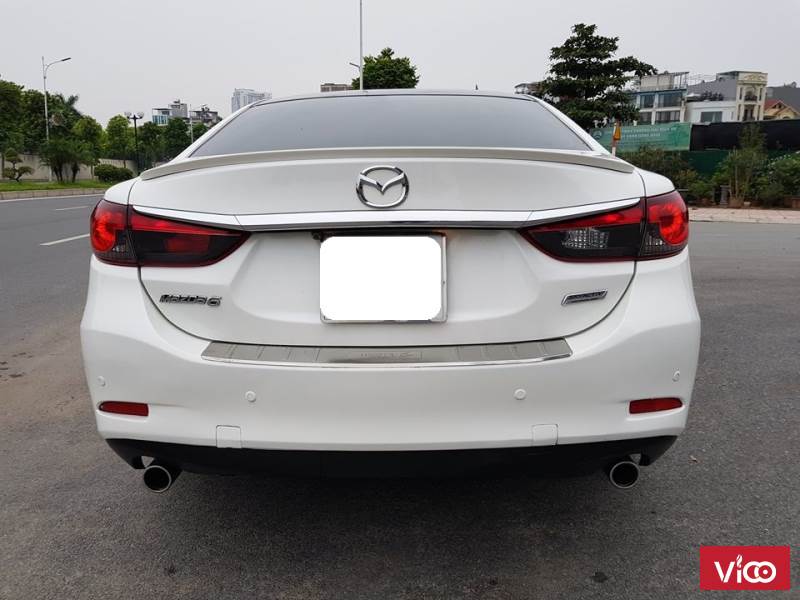 Cần bán Mazda 6 2.0 sx 2015 màu trắng ngọc trinh