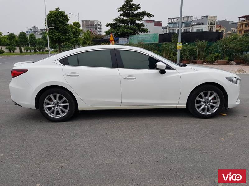 Cần bán Mazda 6 2.0 sx 2015 màu trắng ngọc trinh
