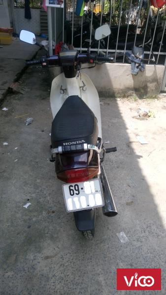 Dư xe cần bán lại chiếc Honda Dream II.