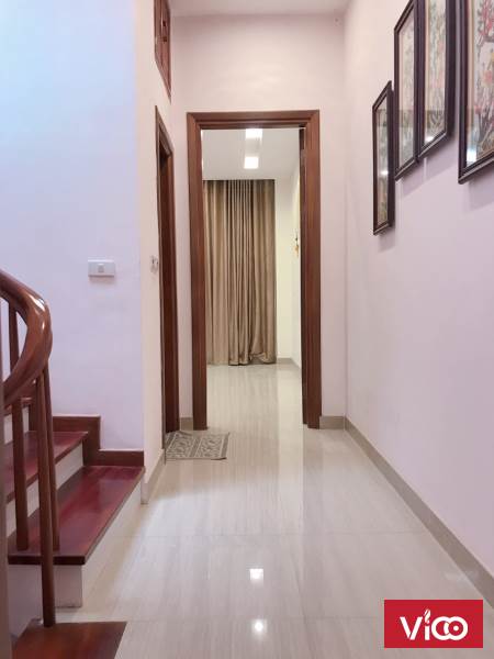 CHÍNH CHỦ cần bán nhà cực đẹp, ngõ Kim Mã. DT 48mx5T. Mặt tiền 4.2m. Giá 5 tỷ.