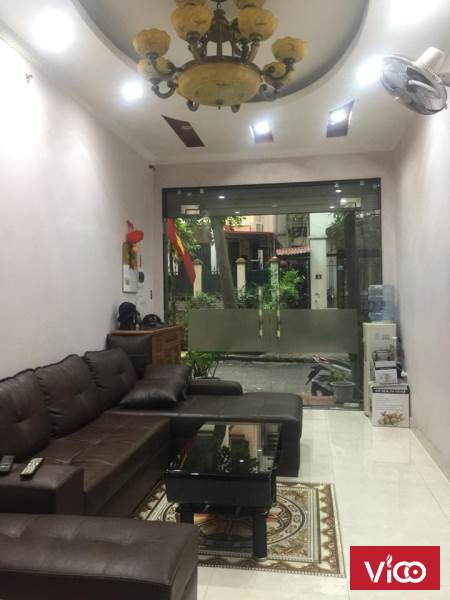 Tôi bán nhà 4 tầng, 32m2, mặt tiền 4,2m, cách đường Kim Mã 30m, giá 3 tỷ.